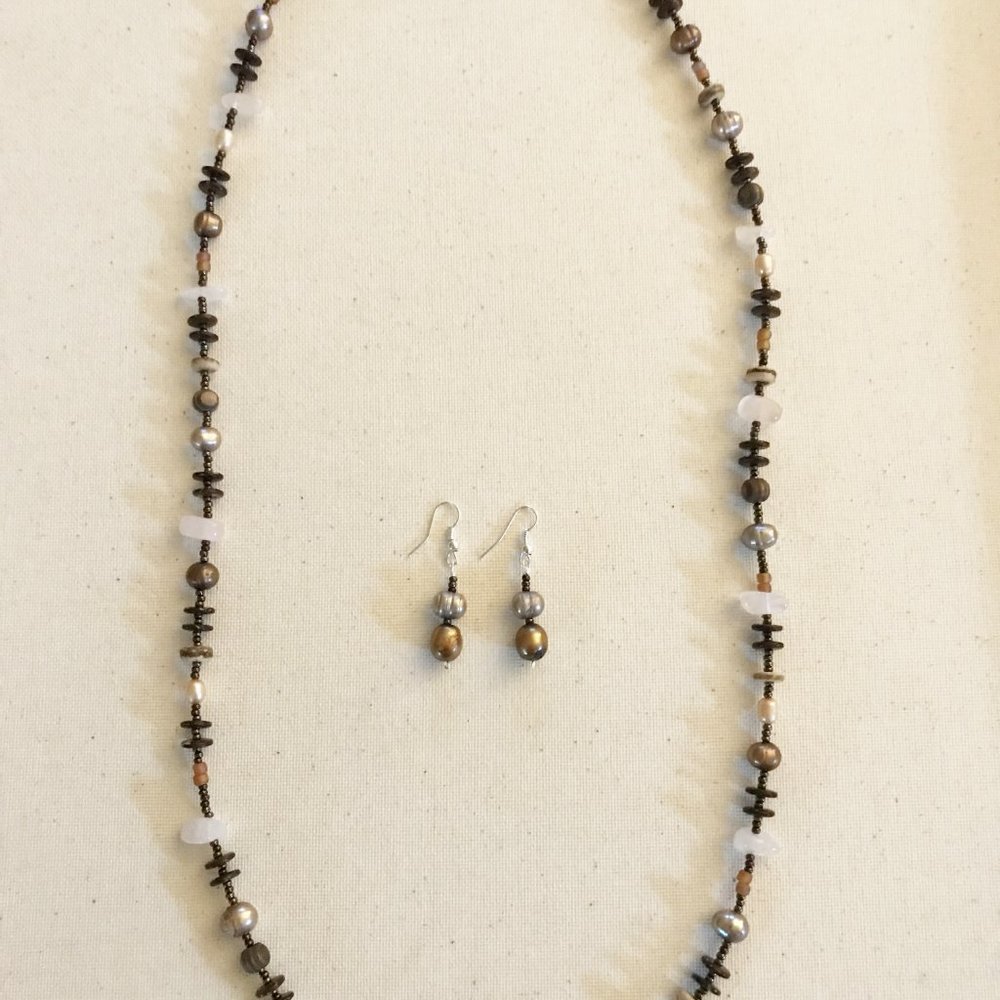 Rose in the Woods Necklace Earring Set Rose Quartz Pearls Gemstone Crystal Wood - Picture 5 of 6